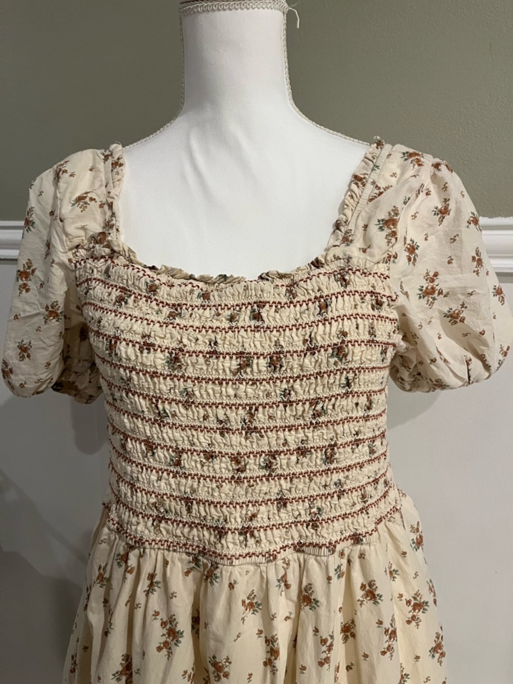 ARULA Cream Floral Tiered Smocked Maxi Dress Red Pink Green Rust Medium Large - Picture 3 of 5